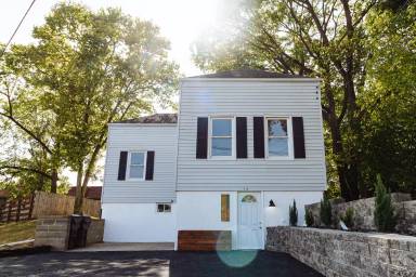 Main picture of 113 Erkenbrecher Ave