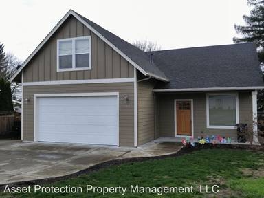 Main picture of 527 SE Hankel St