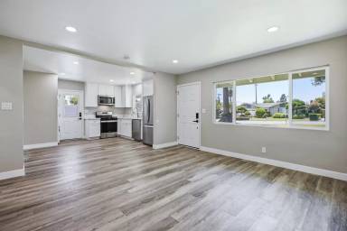 Main picture of 1076 El Campo Dr