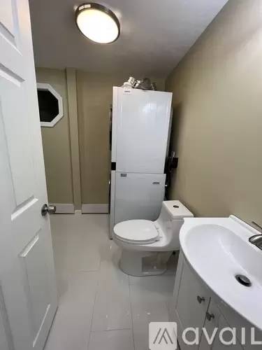 Main picture of 60 Orchard St