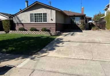 Main picture of 670 Corrine St