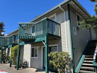 Main picture of Rhododendron Court