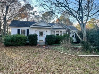 Main picture of 220 Gilleland Dr