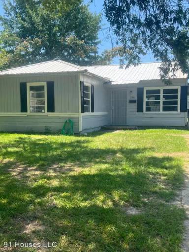 Main picture of 2763 Elmhurst St