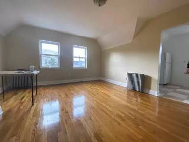 Main picture of 201 S 3rd Ave
