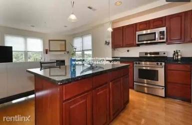 Main picture of 1306 Columbia Rd