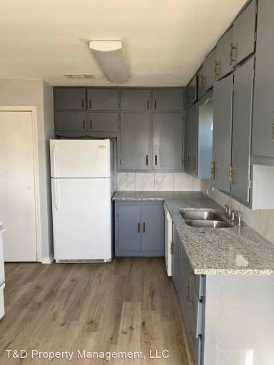 Main picture of 701 W Grover St