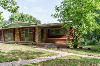 Main picture of 6043 Avalon Ct