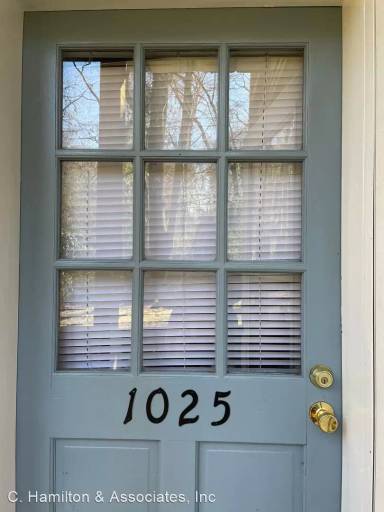 Main picture of 1025 Deni Ct