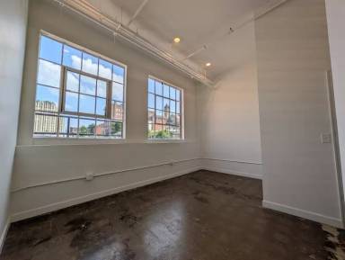 Main picture of 305 6th St
