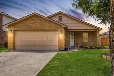 Main picture of 904 Dexter Dr