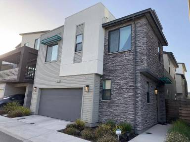 Main picture of 5661 Beale Ave