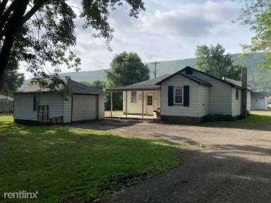 Main picture of 8 Travis Dr