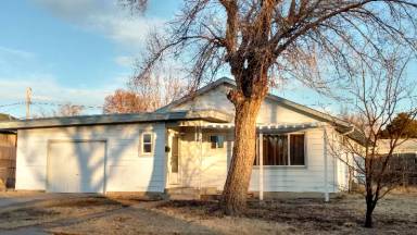 Main picture of 20 Loch Lomond Ln