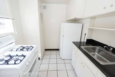 Main picture of 2545 Benvenue Ave