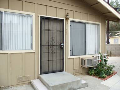 Main picture of 150 E Lakeshore Dr