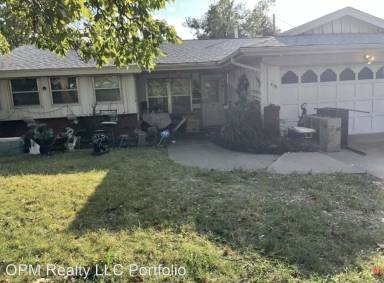 Main picture of 536 SW 61st Ter