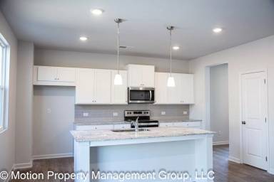 Main picture of 19 Springwood Ln