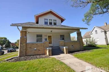 Main picture of 453 S Kaley St