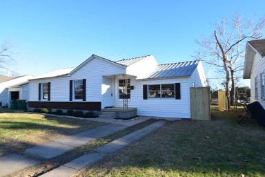 Main picture of 1301 Comay St