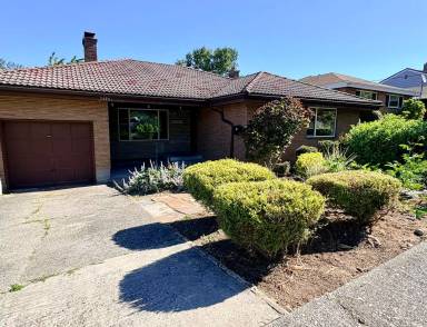 Main picture of 2480 S Edmunds St