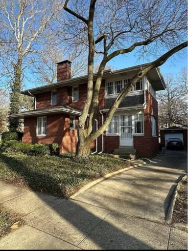 Main picture of 708 S Busey Ave