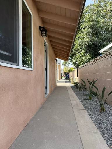 Main picture of 10696 Walnut St