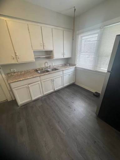 Main picture of 2231 W 105th St