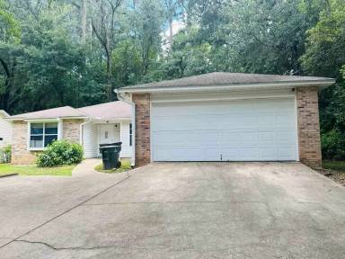 Main picture of 2210 Ameila Cir
