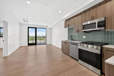 Main picture of 4080 32nd St