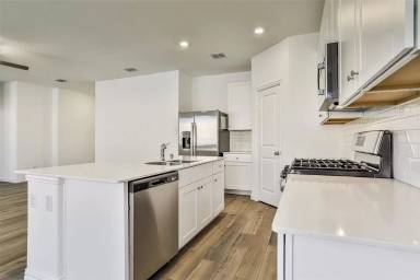 Main picture of 932 Dustwood Dr