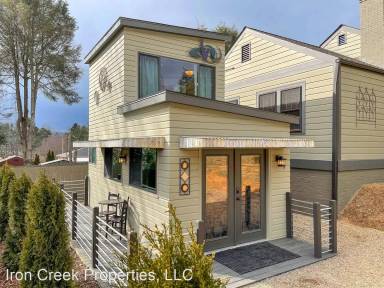Main picture of 8 Winston Ave