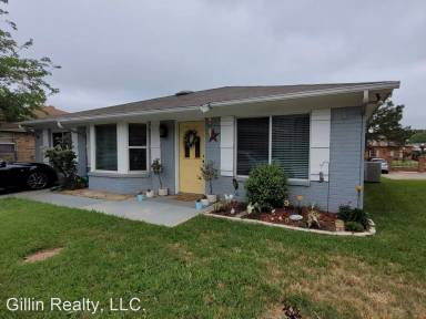 Main picture of 214 Fireside Village Dr