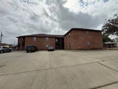 Main picture of 1001 E Travis St