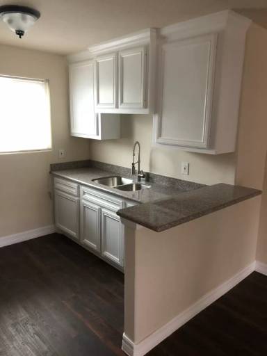 Main picture of 3906 Rotman St
