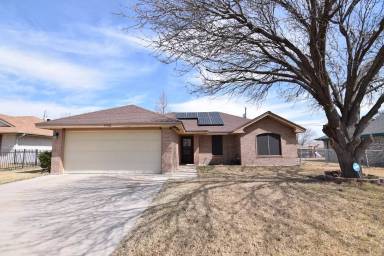 Main picture of 4401 Chantz Dr
