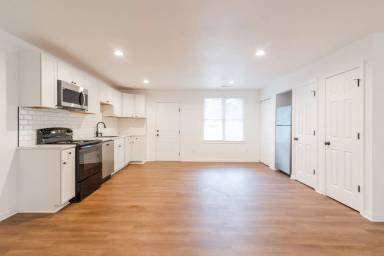 Main picture of 215 Johndy Ave