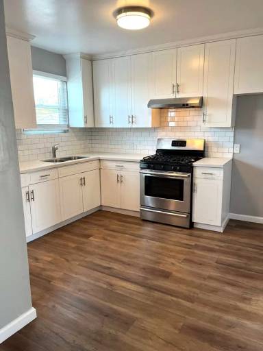 Main picture of 820 E 15th St