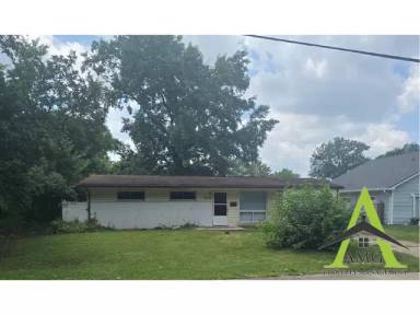 Main picture of 104 S 17th Ave