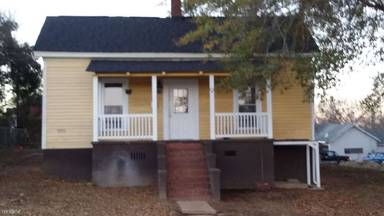 Main picture of 13 E Main St