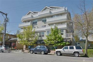 Main picture of 2820 E Madison St