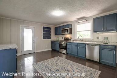 Main picture of 3033 Louise Dr