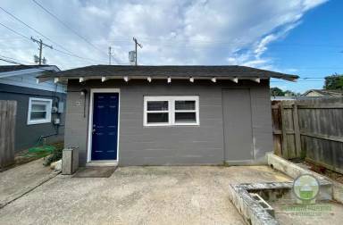 Main picture of 6 Cromwell Ave