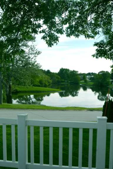 Main picture of 6 Miles East On