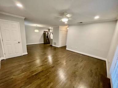 Main picture of Eleven 85