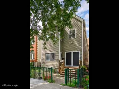Main picture of 2142 N Maplewood Ave