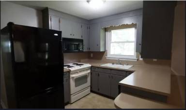 Main picture of 1928 36th Ave NE