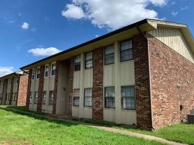 Main picture of 910-912 S Connecticut Ave