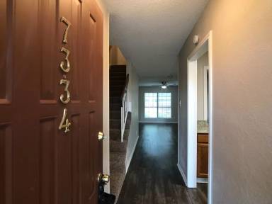 Main picture of 7334 Kingswood Cir
