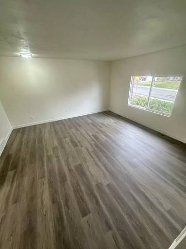 Main picture of 1755 S Olathe St